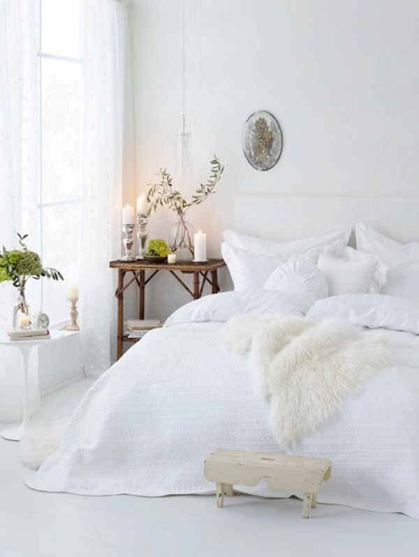 white fluffy bedding