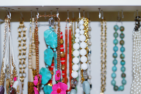 organizing necklaces via brightontheday