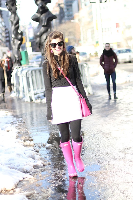 hot pink hunter boots outfit