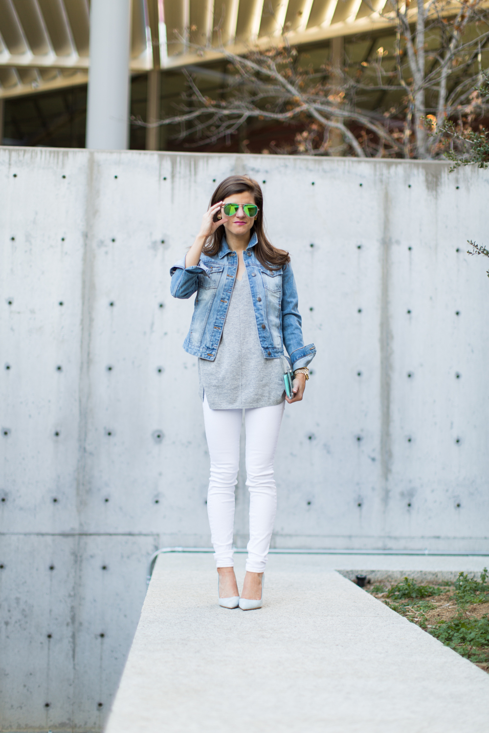 grey oversized sweater, white jeans, pastel blue pumps by dee keller, winter white outfit