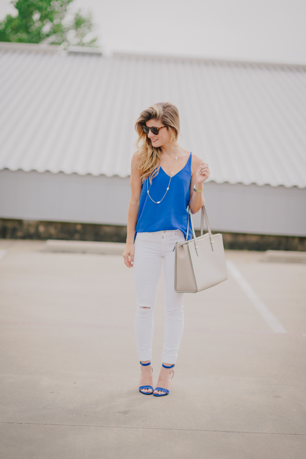white jeans outfit, cobalt top, cobalt shoes, white jeans going out outfit