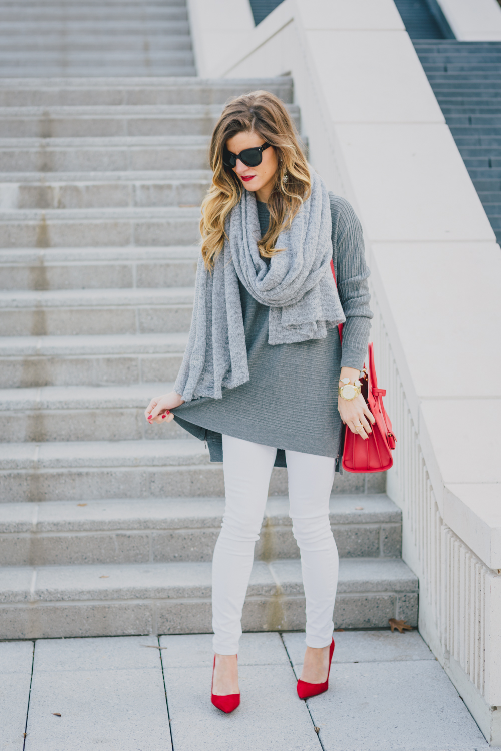 Oversized Grey Sweater + Grey Scarf + White Jeans + Red Pumps 7