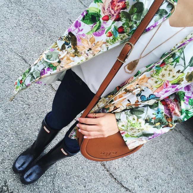 brightonkeller selfie with eliza j floral printed anorak and hunter boots