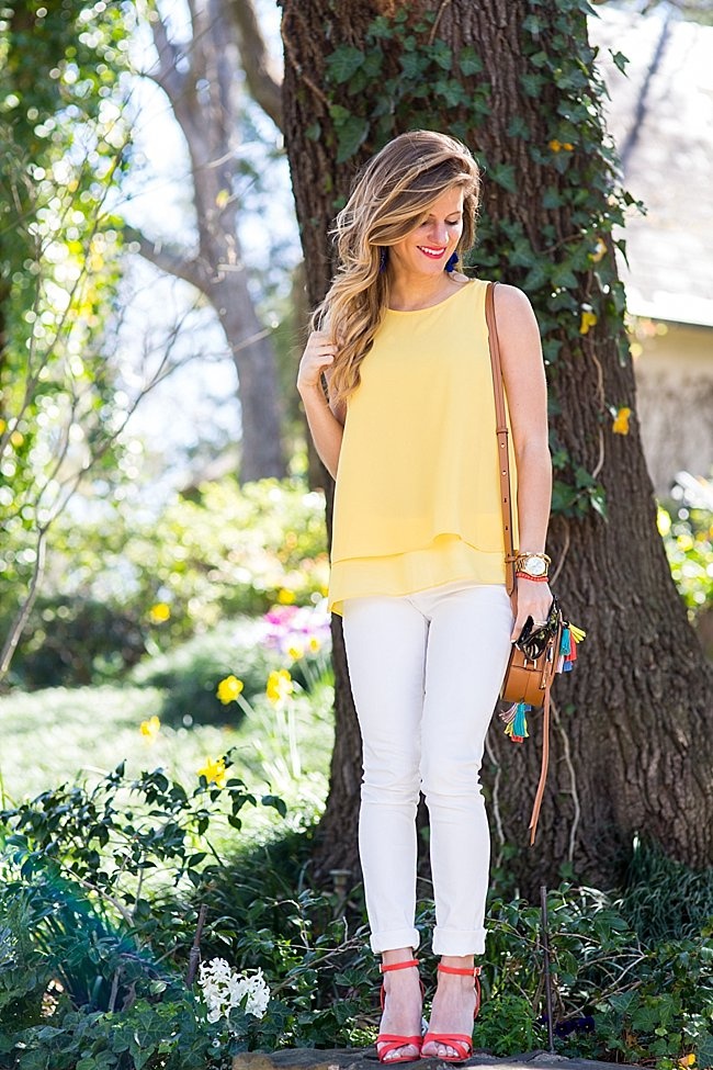 brighton the day colorblock outfit with yellow top white skinny jeans orange heels spring outfit 6