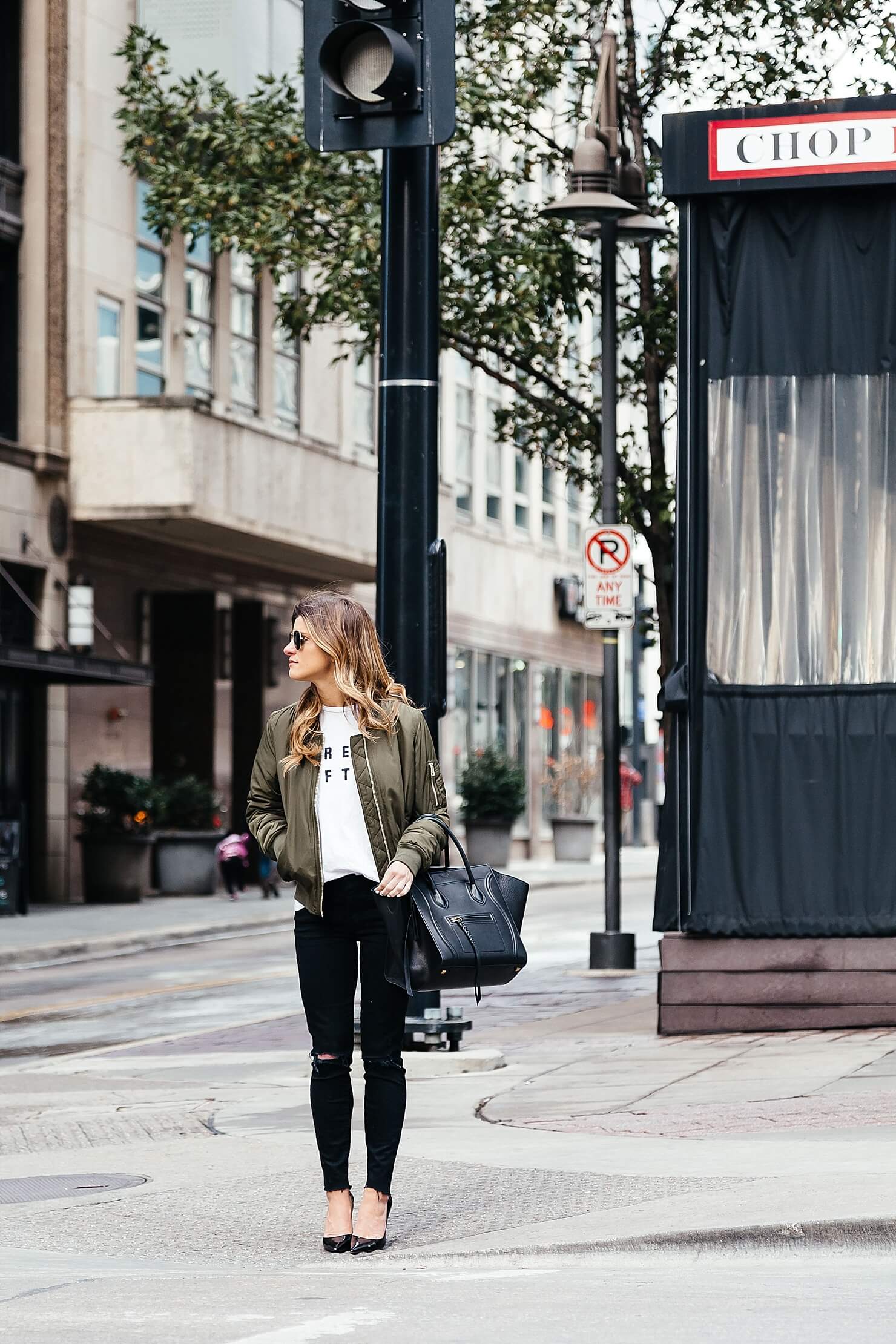 how to wear a bomber jacket, topshop olive green bomber jacket, sincerely jules dream often white tee, mother slit knee denim, patent leather pumps, dressing up a tee shirt, bomber jacket outfit