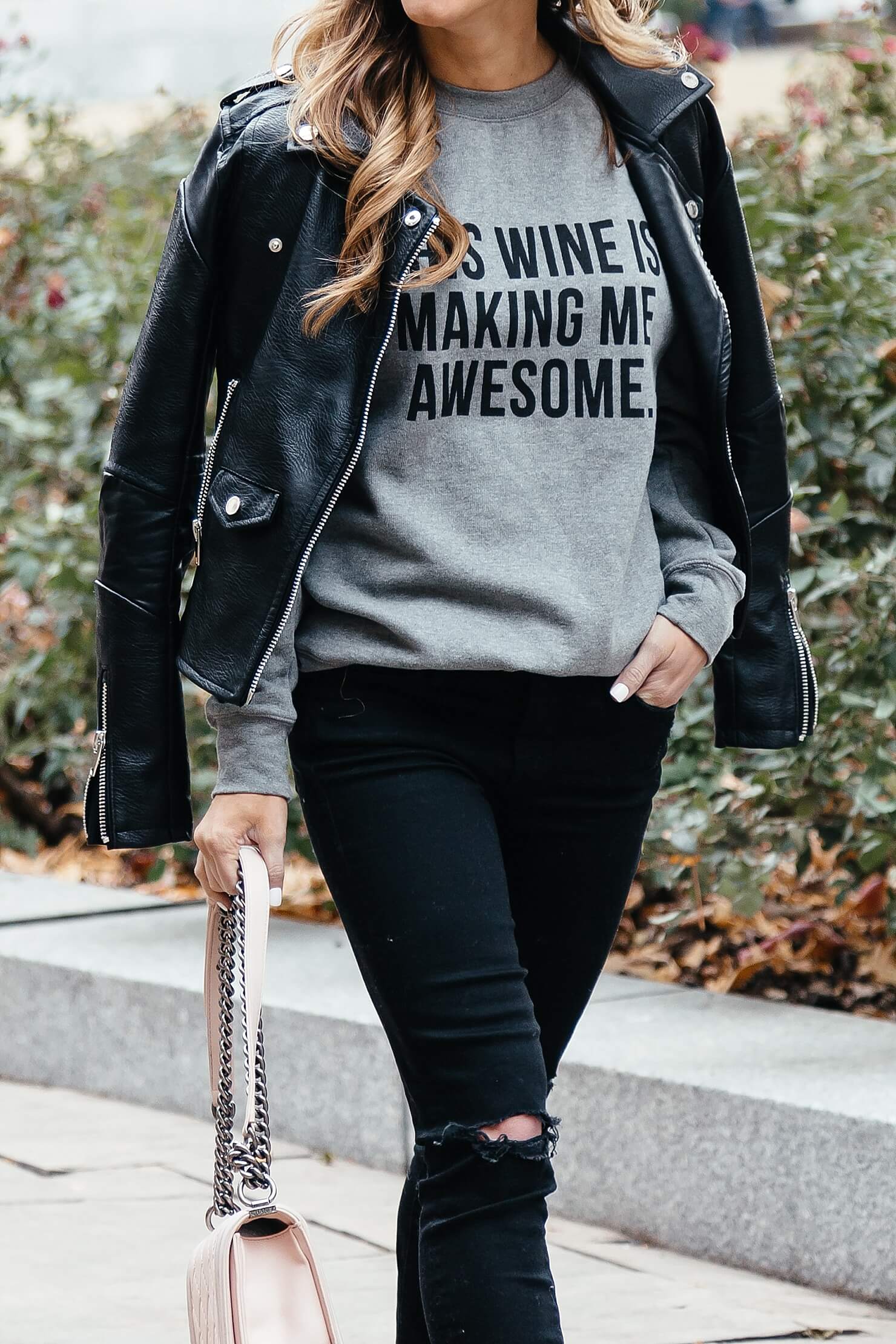 how to be awesome, leather jacket outfit