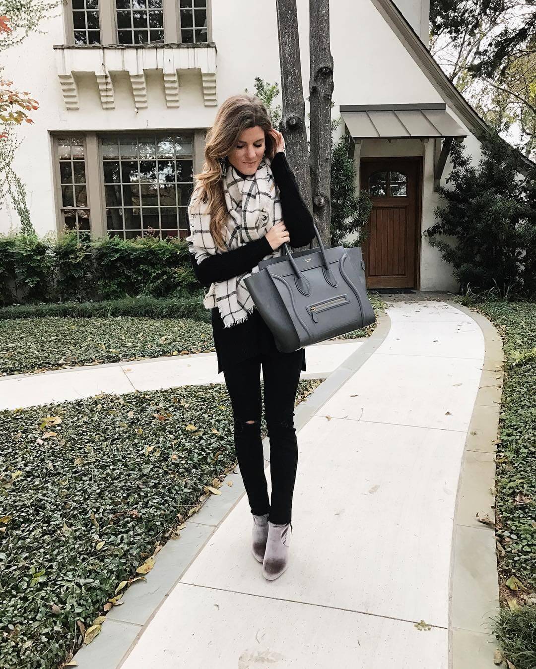 brighton the day styling all black outfit with grey booties 