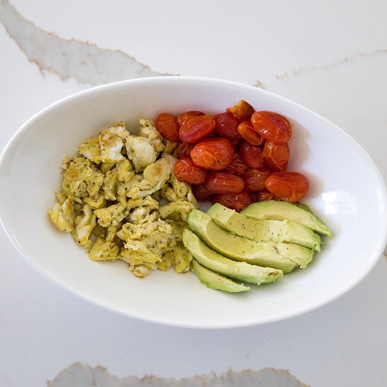 BTD Weekly Meal Plan featuring egg, tomato, avocado bowl