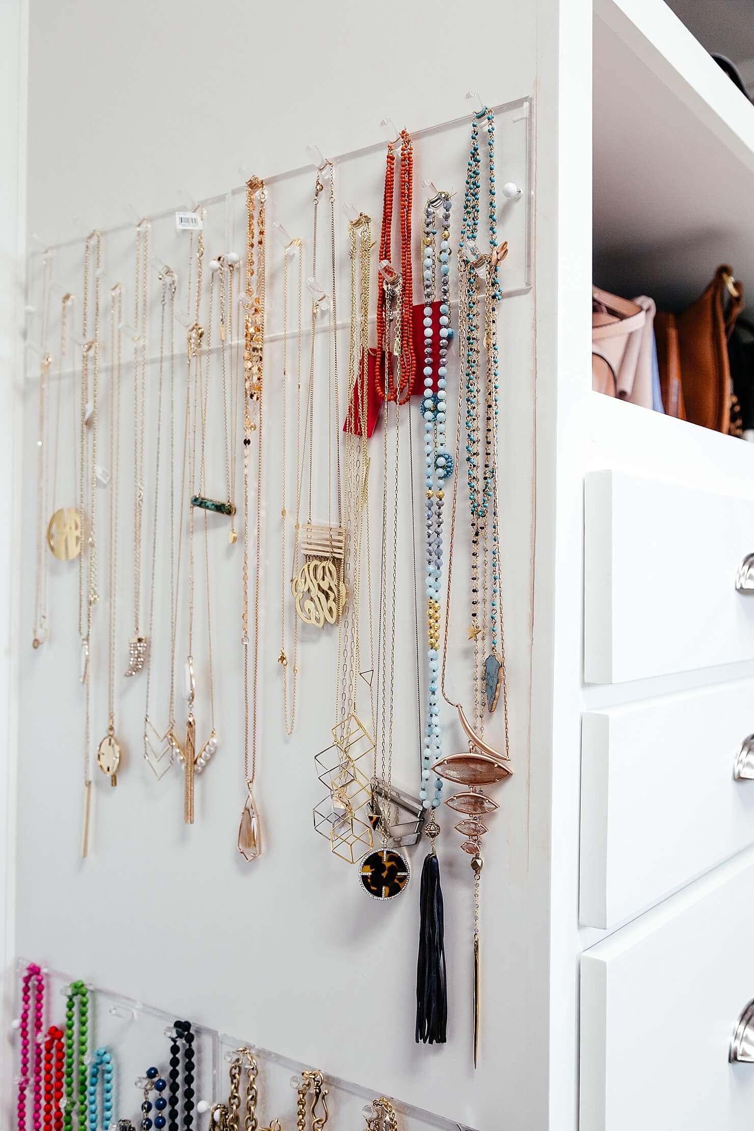 how to organize long, dainty jewelry, prevent necklaces from getting tangled