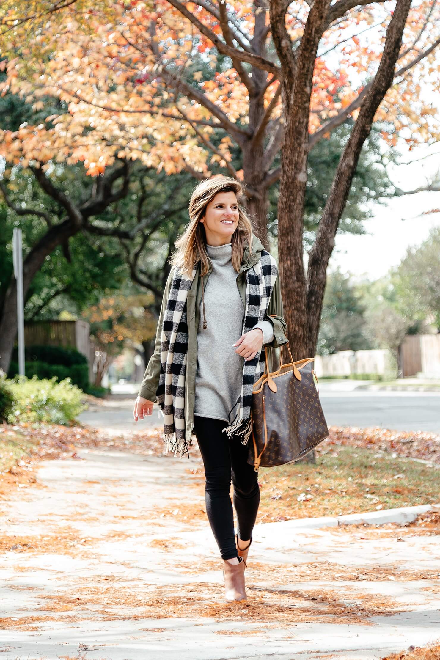 black leggings outfit with grey tunic, scarf, brown booties 3
