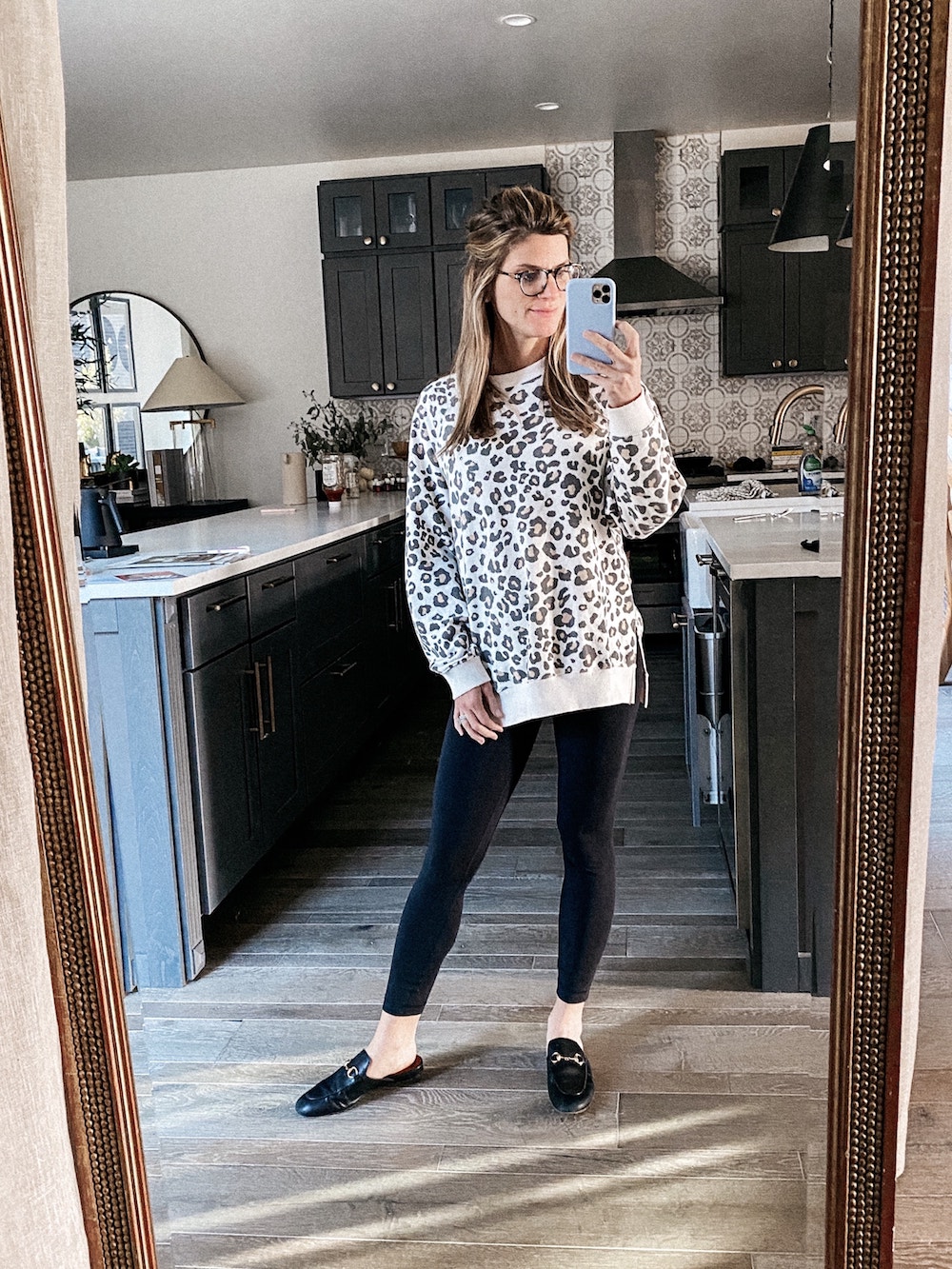 oversized sweatshirt and leggings, 2nd trimester outfit